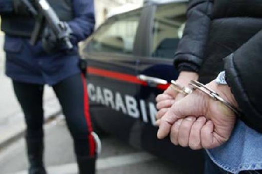 Furto e spaccio, i carabinieri arrestano tre persone in 48 ore