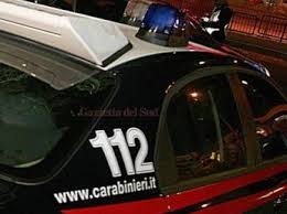 Fiumicino, niente chiavi dell'auto: minaccia la madre e si scaglia contro i carabinieri. Arrestato u...