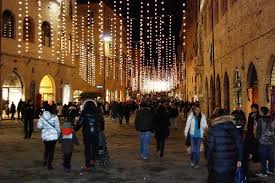 Natale/ Primo weekend di shopping a Roma, anche ‘pre-saldi’