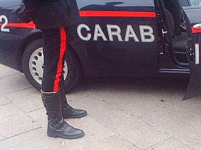 Viterbo, aggredisce i carabinieri che gli riportano i documenti smarriti