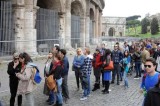 Colosseo, sfilano portafogli a turista spagnolo: fermati 5 rom