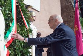 San Paolo, il presidente Napolitano depone una corona per celebrare l'8 settembre