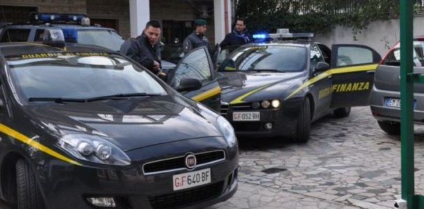 Contrabbando di gasolio, maxi operazione della Finanza: 8 arresti in 6 paesi, evasi 15 milioni di eu...