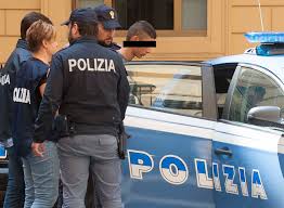 Incidente Roma, arrestati i 2 fuggitivi: guidava un 17enne. Dal campo rom: 