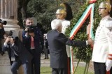 8 settembre, Mattarella depone una corona a Porta San Paolo