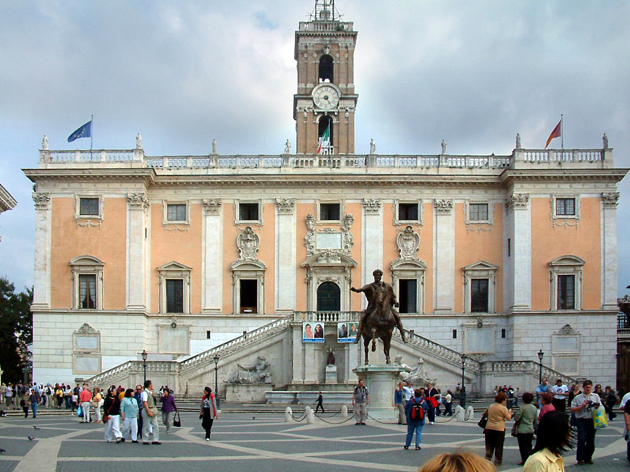 Roma, maxi-stipendi Campidoglio: i dubbi tra i consiglieri M5S
