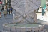 La Fontana delle Api del Bernini torna a splendere grazie all’Olanda. E i Reali arrivano a Roma