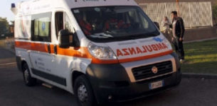LATINA – Finisce contro un ambulanza a sirene spiegate, anche lui in ospedale