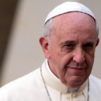 Il Papa ha deciso, vietato fumare in Vaticano (dal 2018)