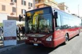 Assembramenti su bus, il Comune risponde: “600 corse in più al giorno”
