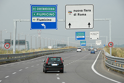 Incidente sulla Roma-Fiumicino, chiusa la corsia tra A12 e Gra