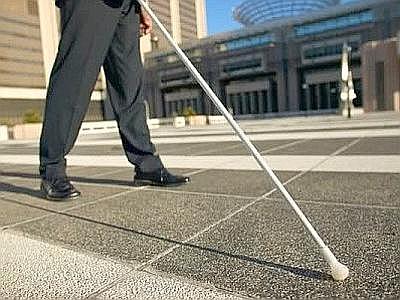 LATINA/Scoperti 5 falsi ciechi: percepivano da anni la pensione di invalidità