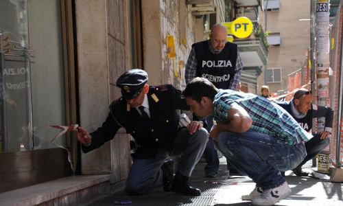 ROMANINA/Spari contro automobile funzionario polizia, illesi l'uomo e il figlio a bordo