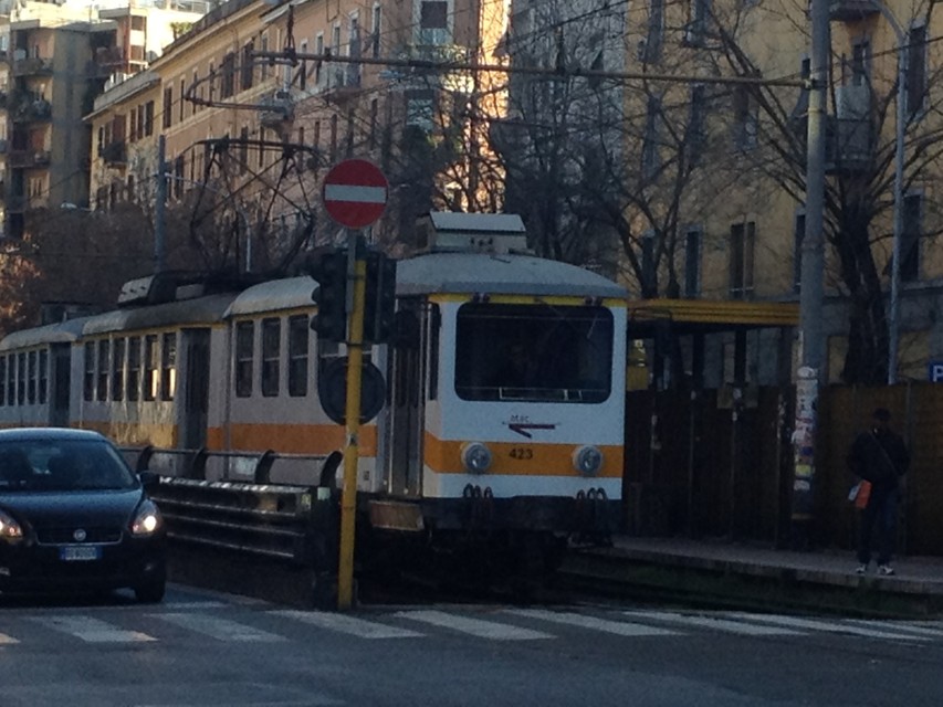Roma Giardinetti, tamponamento tra due treni: 13 feriti lievi