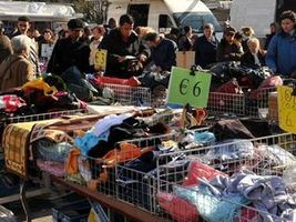 OSTIA/Blitz dei vigili nel mercatino rom