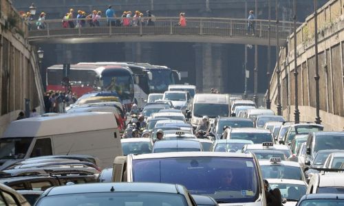 Ostaggi dello smog, anche giovedì stop ai veicoli inquinanti