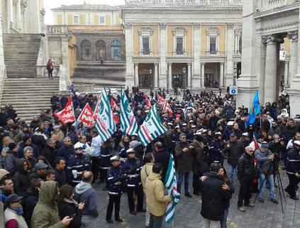 Quirinale, protesta dei Forconi a Montecitorio: 