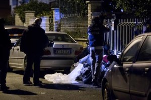 Omicidio a Roma, ventiduenne ucciso in strada