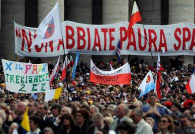 CANONIZZAZIONI/Sorelline polacche disperse tra la folla in piazza