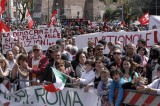 Venticinque Aprile, tensione al corteo a Roma: “Via la bandiera della Palestina”
