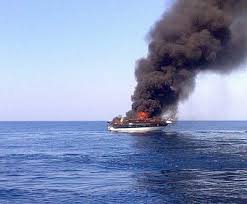 Anzio, barca prende fuoco e affonda: salvati i 4 marinai a bordo