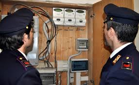 Fiumicino, ruba elettricità a cantiere nautico e aggredisce i proprietari: arrestato  