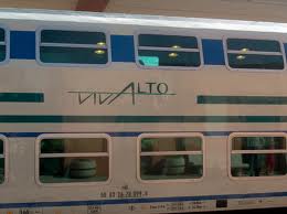 Treni, imbrattati i nuovi mezzi Vivalto sulla Roma-Nettuno. Zingaretti: 