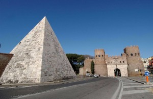 Archeologia, terminato il restauro della Piramide Cestia