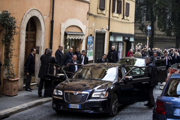 Napolitano, il Rione Monti saluta il presidente emerito: 