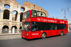 LA FARSA/ I bus turistici assediano la capitale. Il Comune si arrende?
