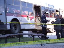 Lunghezza, bus piomba sui giardini pubblici: 6 i feriti