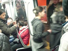 Borseggio, truffa e sfruttamento di minori sulla metro: 11 fermati