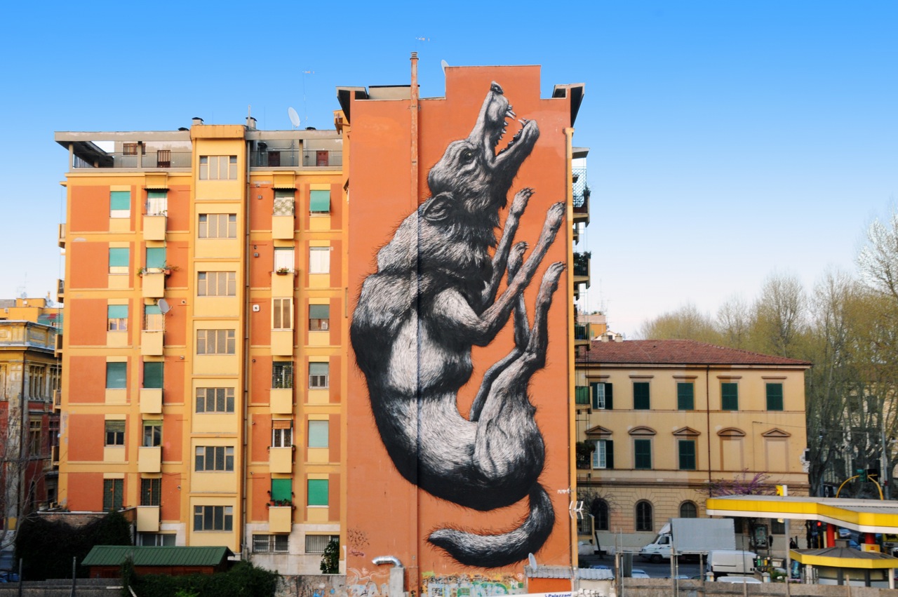 Una nuova mappa per la guida alla street art di Roma: vandali imbrattano un muro