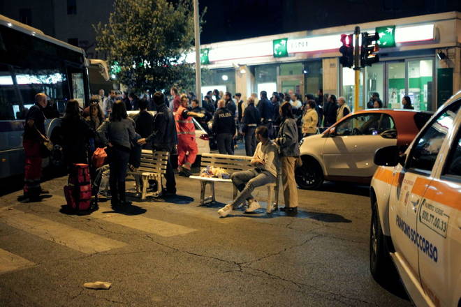 Gianicolense, non rispetta la precedenza: bus contro un tram. Due i feriti ricoverati al Fatebenefra...