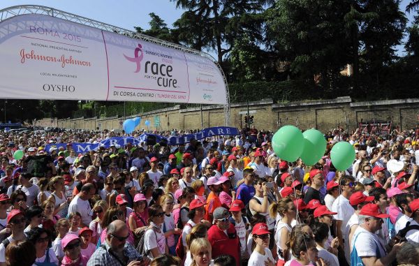 Race for the cure, in 70mila alla maratona per la lotta al tumore. Boschi: 