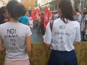 Mafia capitale e la fiaccolata dei sindacati: piazza spaccata su Marino