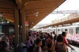 Trasporti, caos in metro: il prefetto precetta i macchinisti contro lo sciopero. Si ferma un treno a San Paolo, ritardi sulla linea