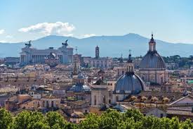 Giubileo, i turisti tornano a Roma: +25% per l'Anno Santo. Ma Confocommercio contro Tronca
