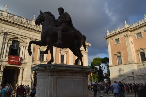 Roma - Crisi Campidoglio: pronte le dimissioni di 26 consiglieri, 19 del Pd e altri  7 dell'opposizione