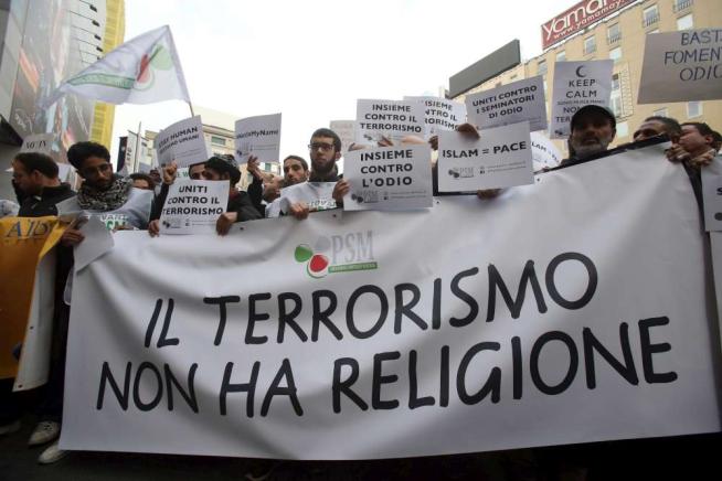 Terrorismo, #notinmyname: musulmani in piazza vs Is. 
