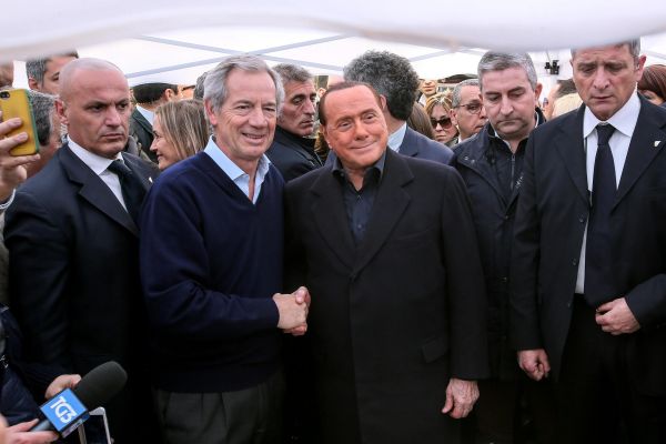Centrodestra, dopo le gazebarie è caos: salta il vertice Berlusconi-Meloni-Salvini. Il leghista non ...