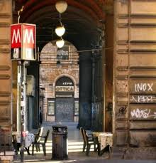 Piazza Vittorio, bloccati borseggiatori minorenni in azione nella metro