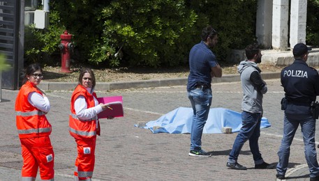 Roma Tre, 26enne suicida all'università: choc tra gli studenti
