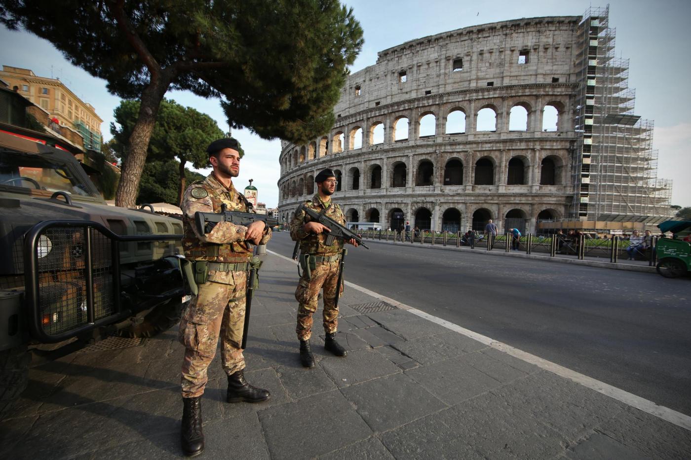 Terrorismo, massima allerta a Roma, il prefetto: «Potenziati i controlli sui tir che entrano in citt...