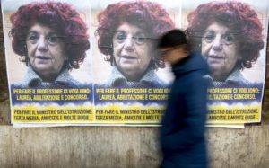 Roma tappezzata di manifesti anonimi contro il ministro Fedeli