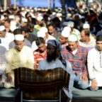 LARGO RAVIZZA - Preghiera islamica, i residenti non hanno gradito